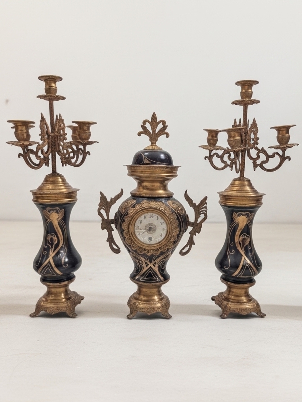 Antique Vintage Mantle Clock/Candleabra  Set

~ French - Circa 1900 ~ - Picture 2 of 15
